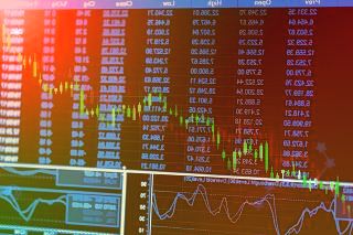 数据图解丨2021年我国服务业持续恢复服贸规模稳居世界第二!